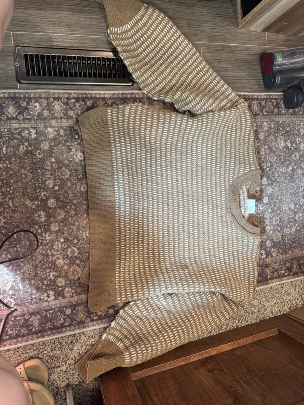 Women's Two-Tone Knit Sweater in green and Cream